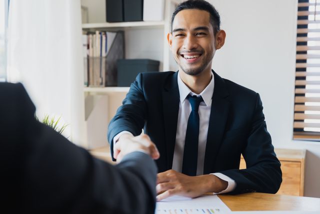 boutique personal handshake